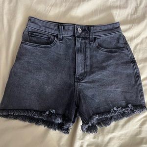 HOLLISTER Black denim mom shorts